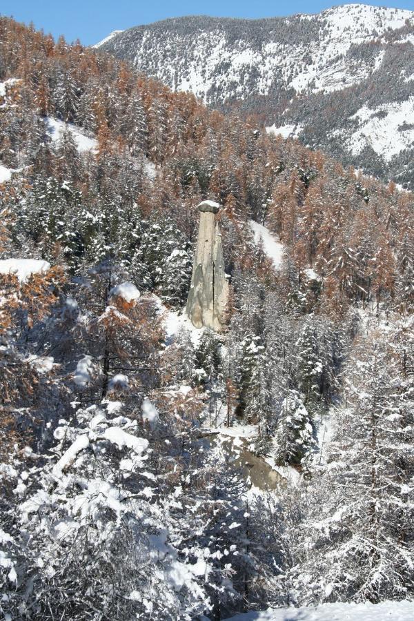 Hotel Le Chamois Logis Molines-en-Queyras Buitenkant foto