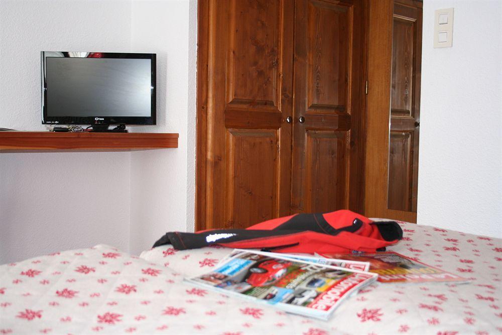 Hotel Le Chamois Logis Molines-en-Queyras Buitenkant foto