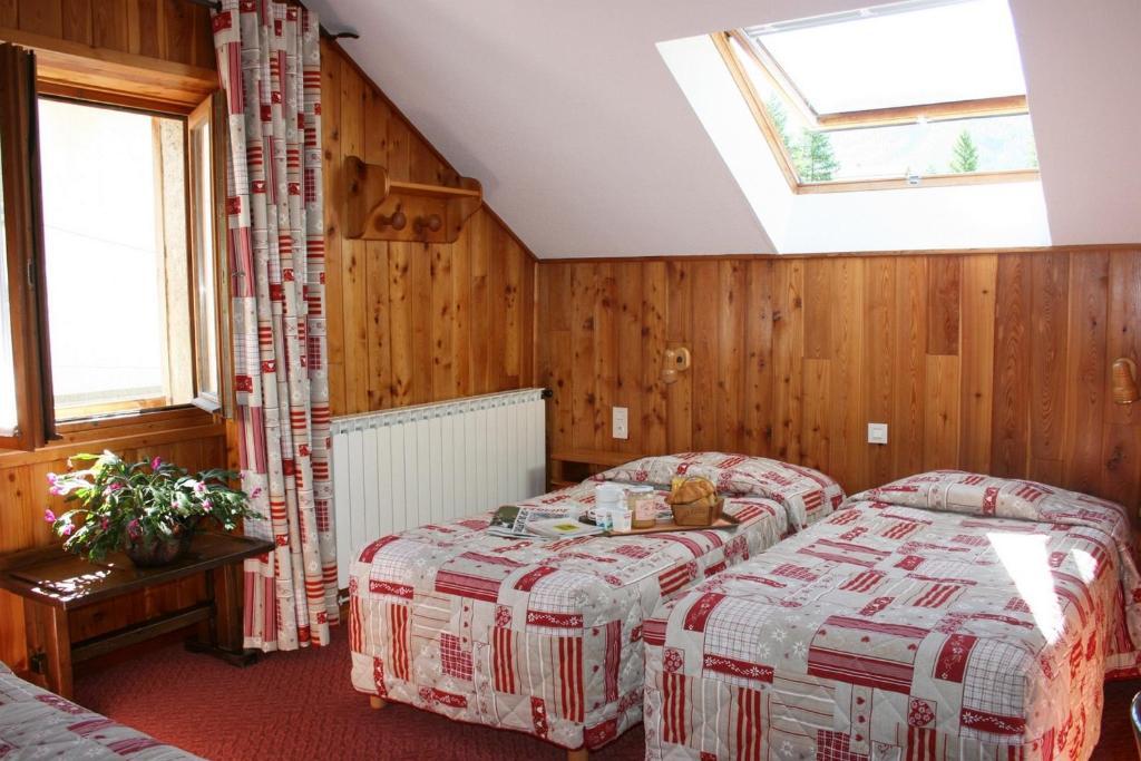 Hotel Le Chamois Logis Molines-en-Queyras Kamer foto