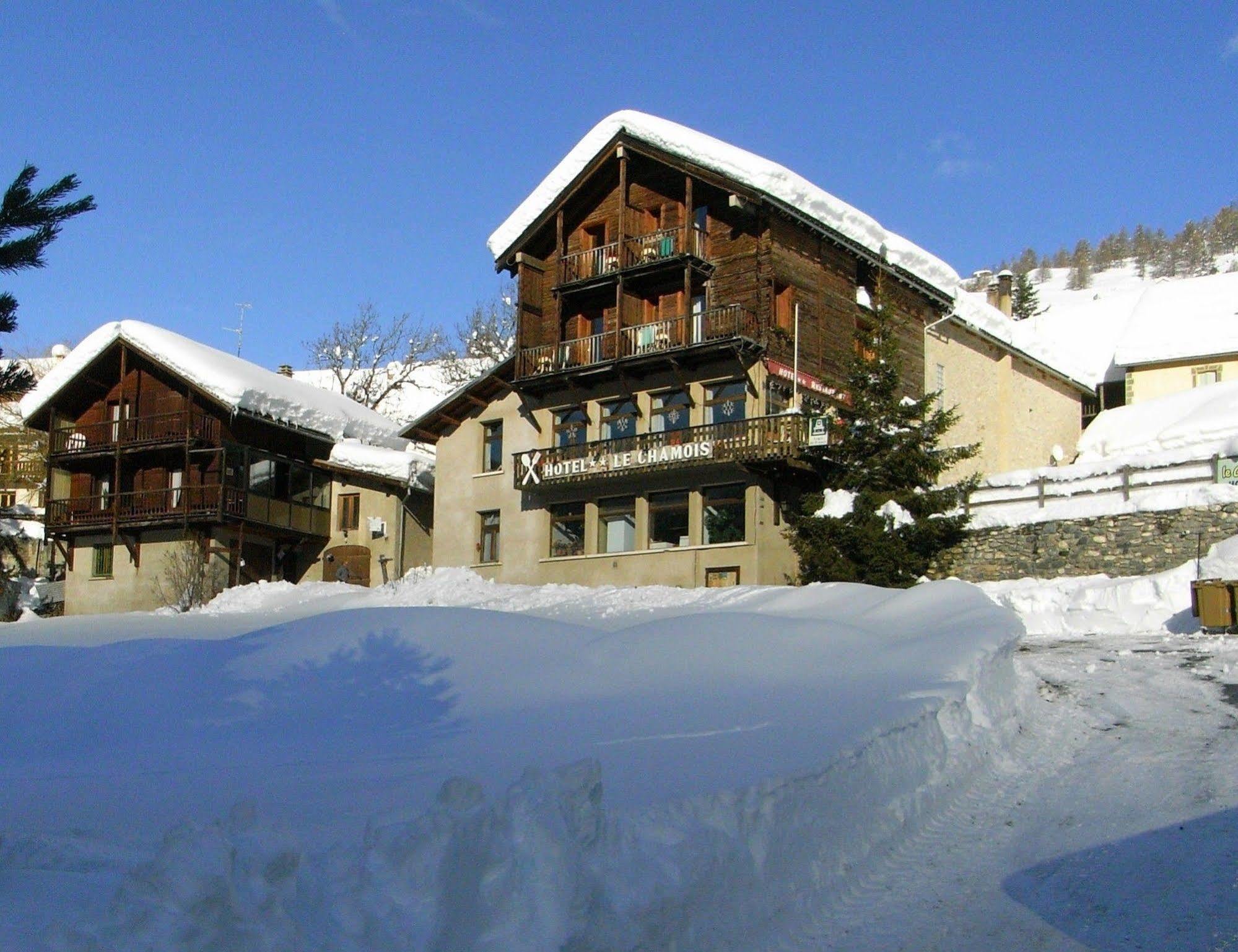 Hotel Le Chamois Logis Molines-en-Queyras Buitenkant foto