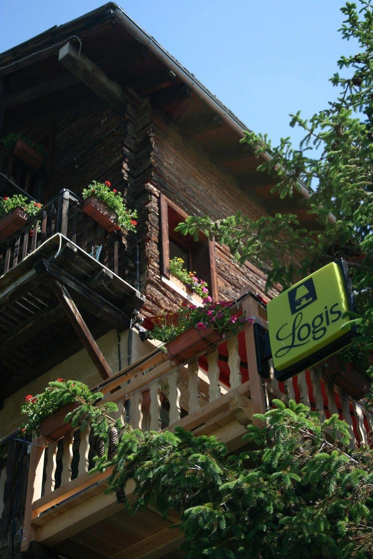 Hotel Le Chamois Logis Molines-en-Queyras Buitenkant foto