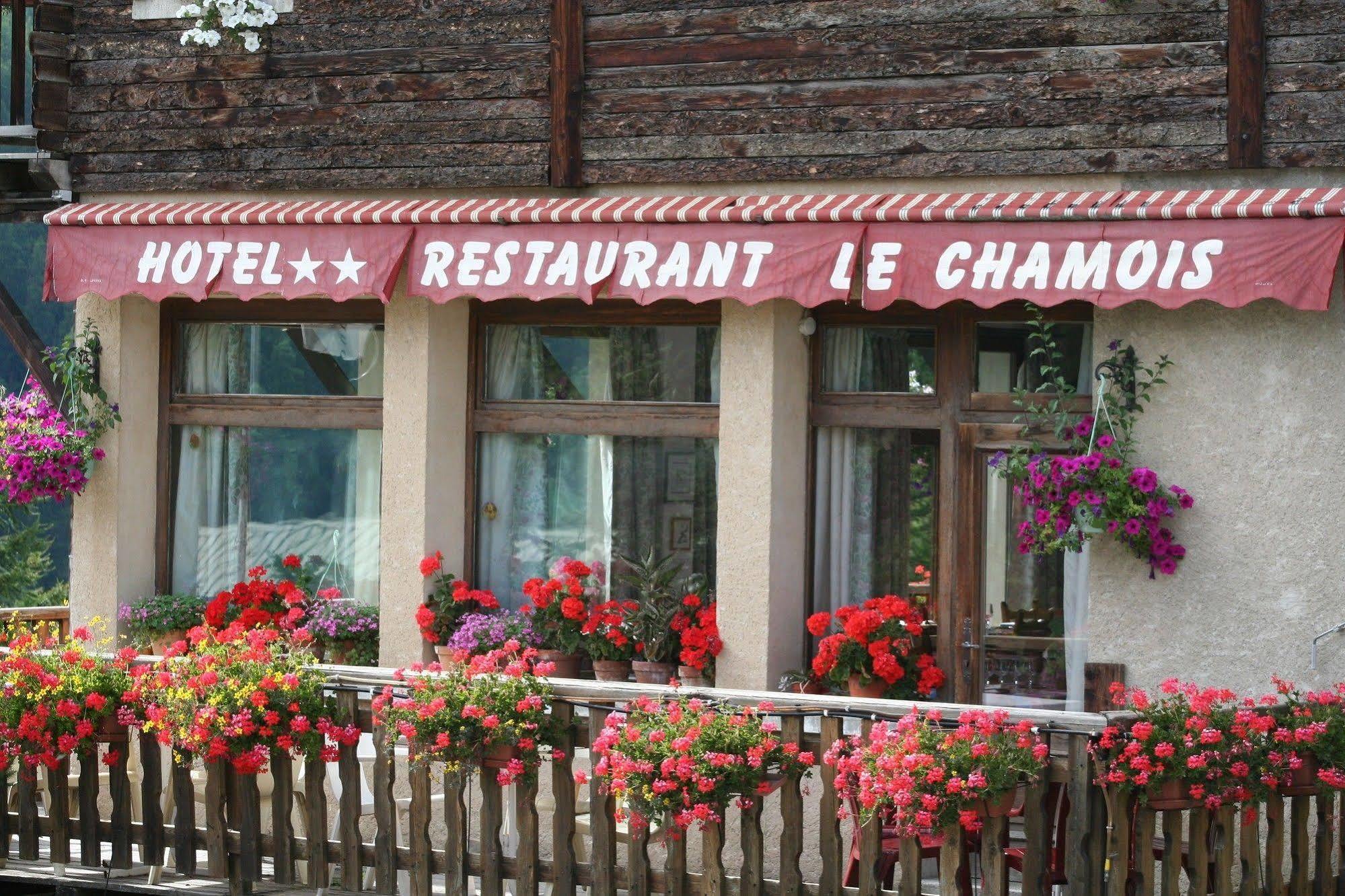 Hotel Le Chamois Logis Molines-en-Queyras Buitenkant foto