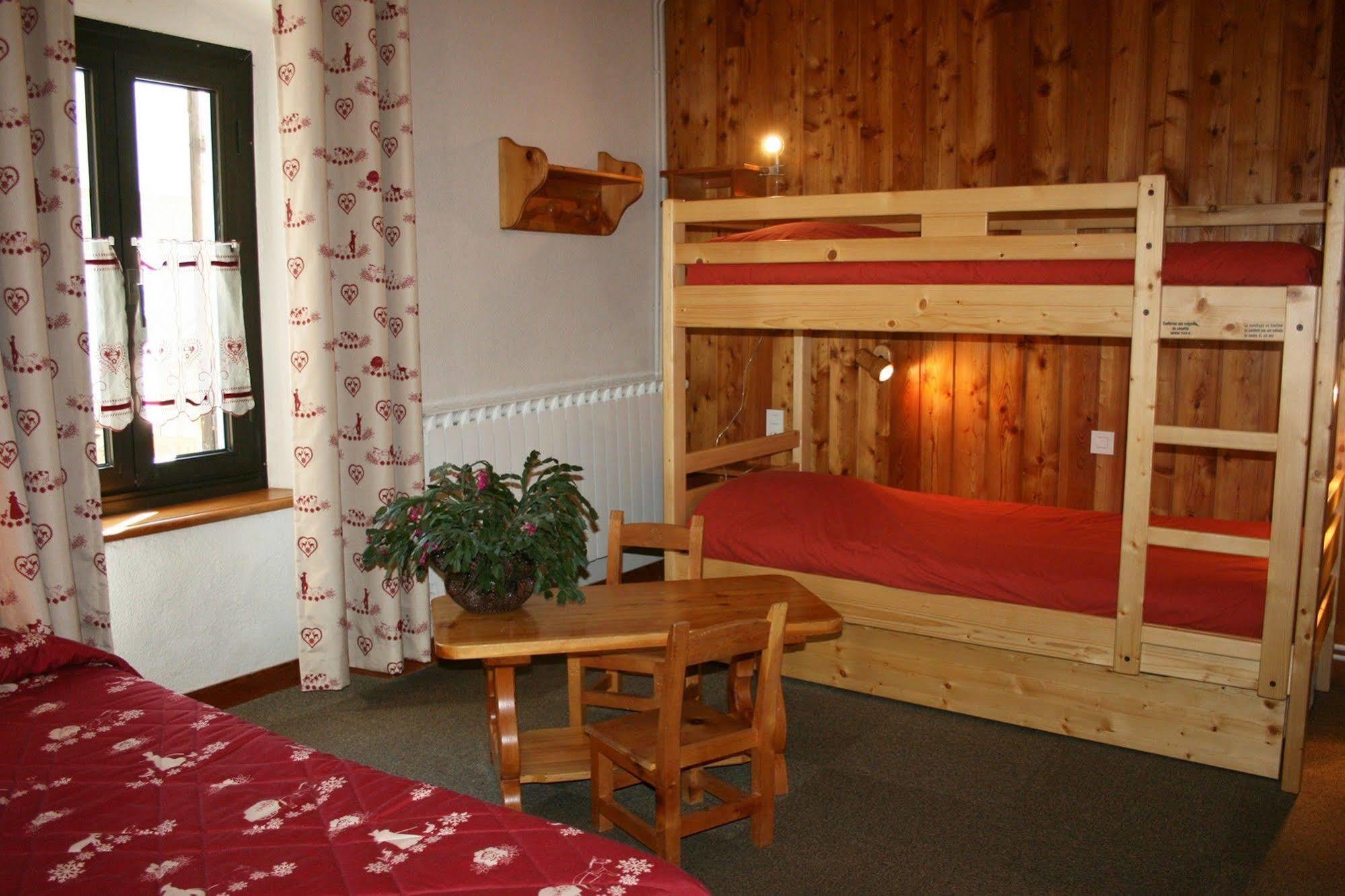Hotel Le Chamois Logis Molines-en-Queyras Buitenkant foto