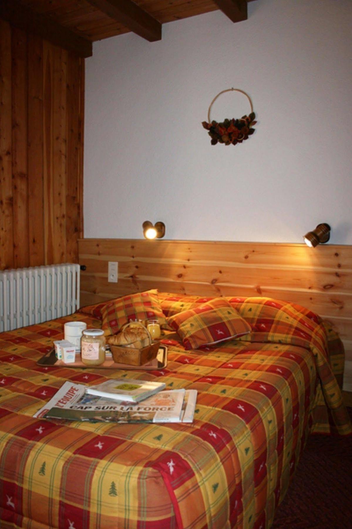 Hotel Le Chamois Logis Molines-en-Queyras Buitenkant foto