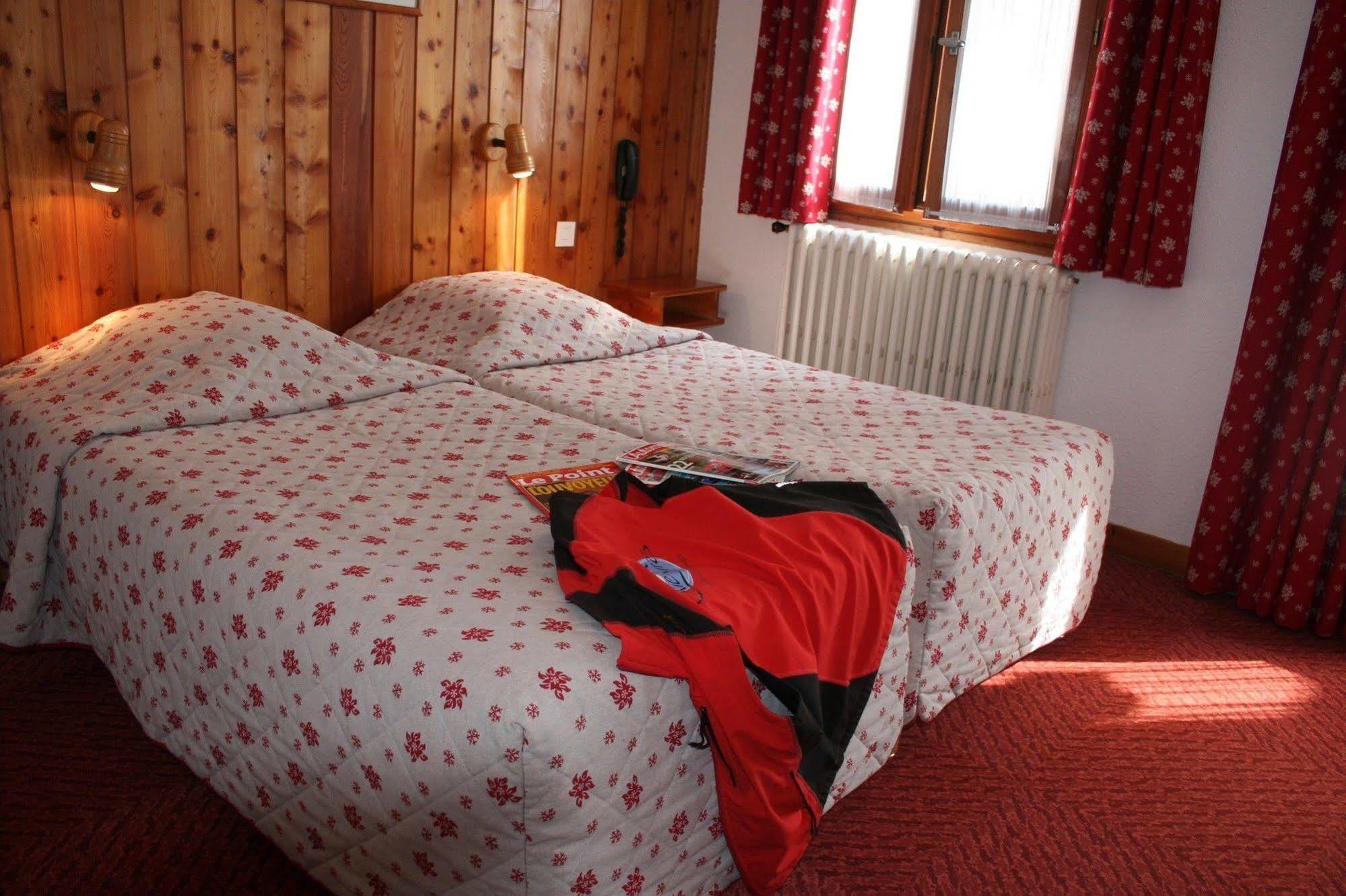 Hotel Le Chamois Logis Molines-en-Queyras Buitenkant foto