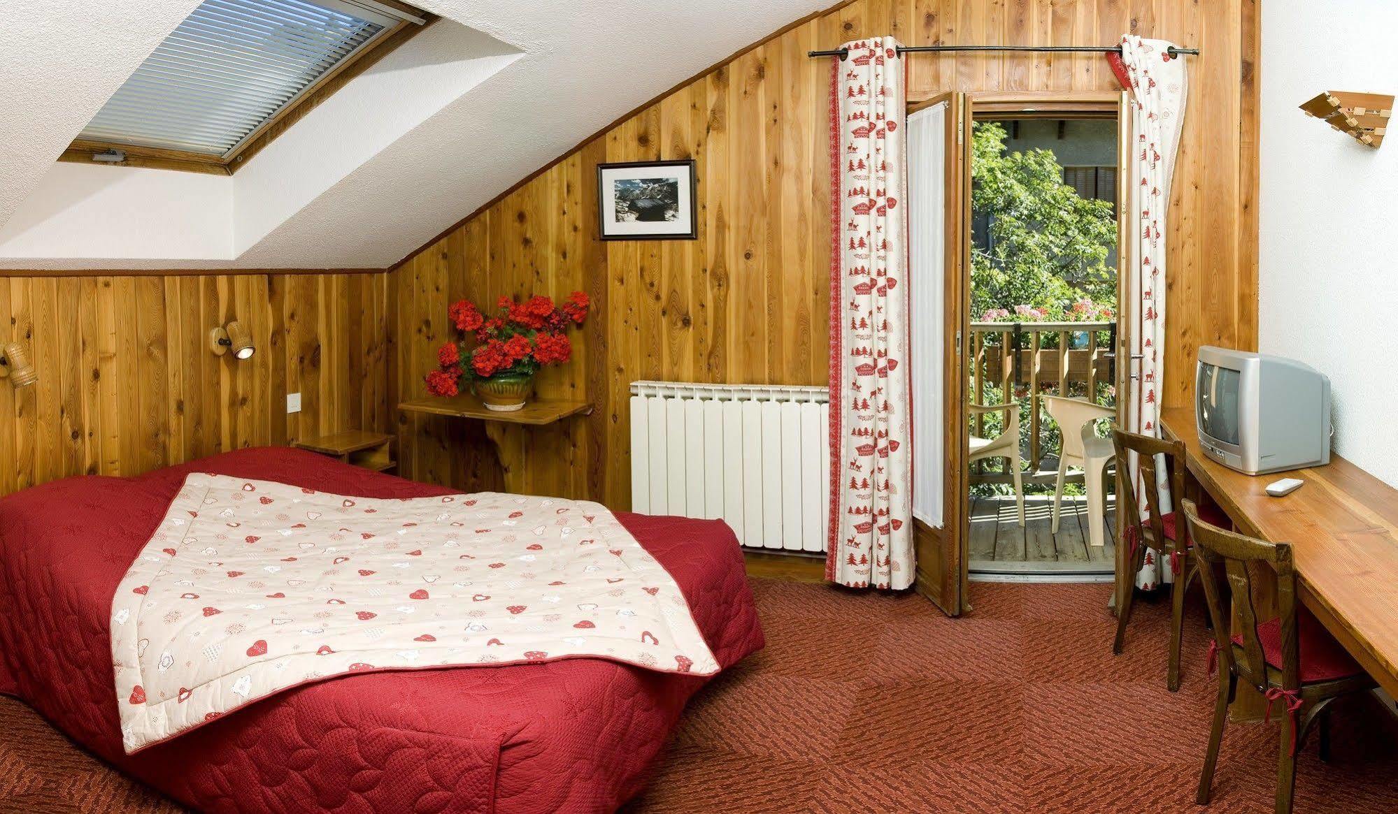Hotel Le Chamois Logis Molines-en-Queyras Buitenkant foto