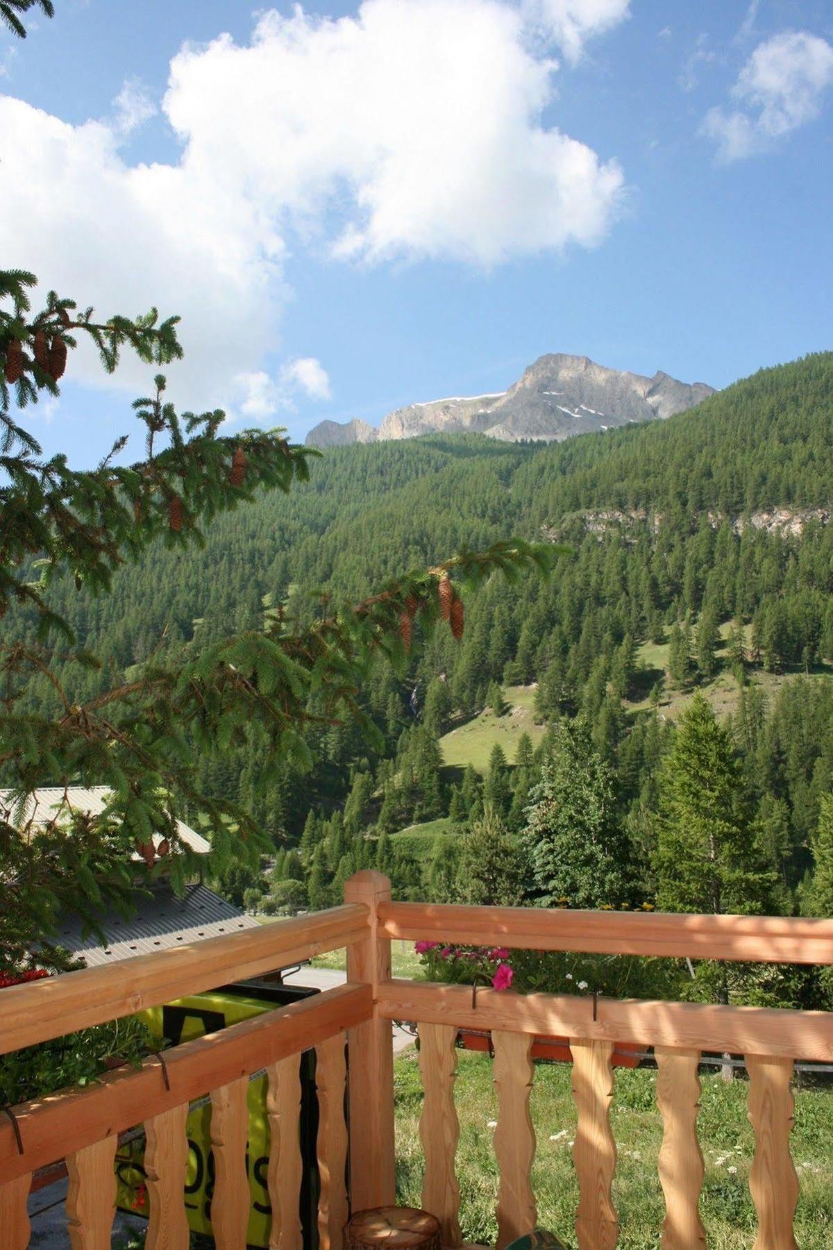 Hotel Le Chamois Logis Molines-en-Queyras Buitenkant foto