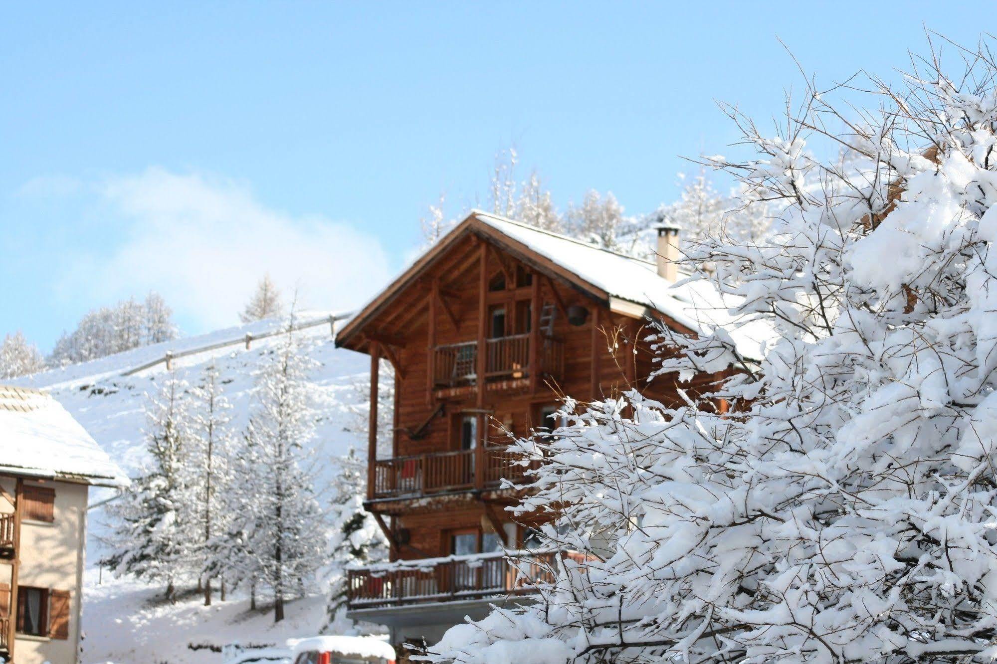 Hotel Le Chamois Logis Molines-en-Queyras Buitenkant foto