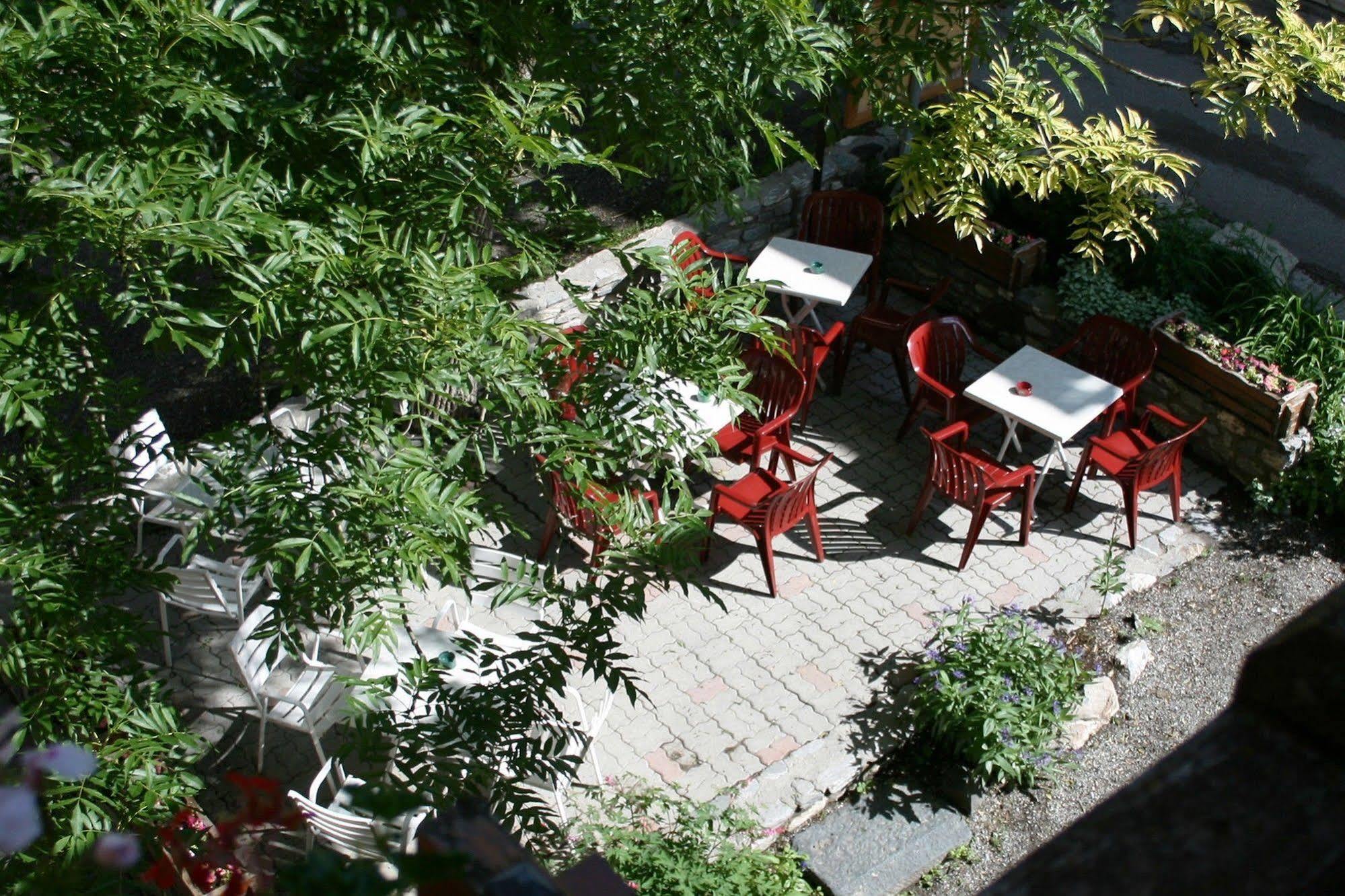 Hotel Le Chamois Logis Molines-en-Queyras Buitenkant foto
